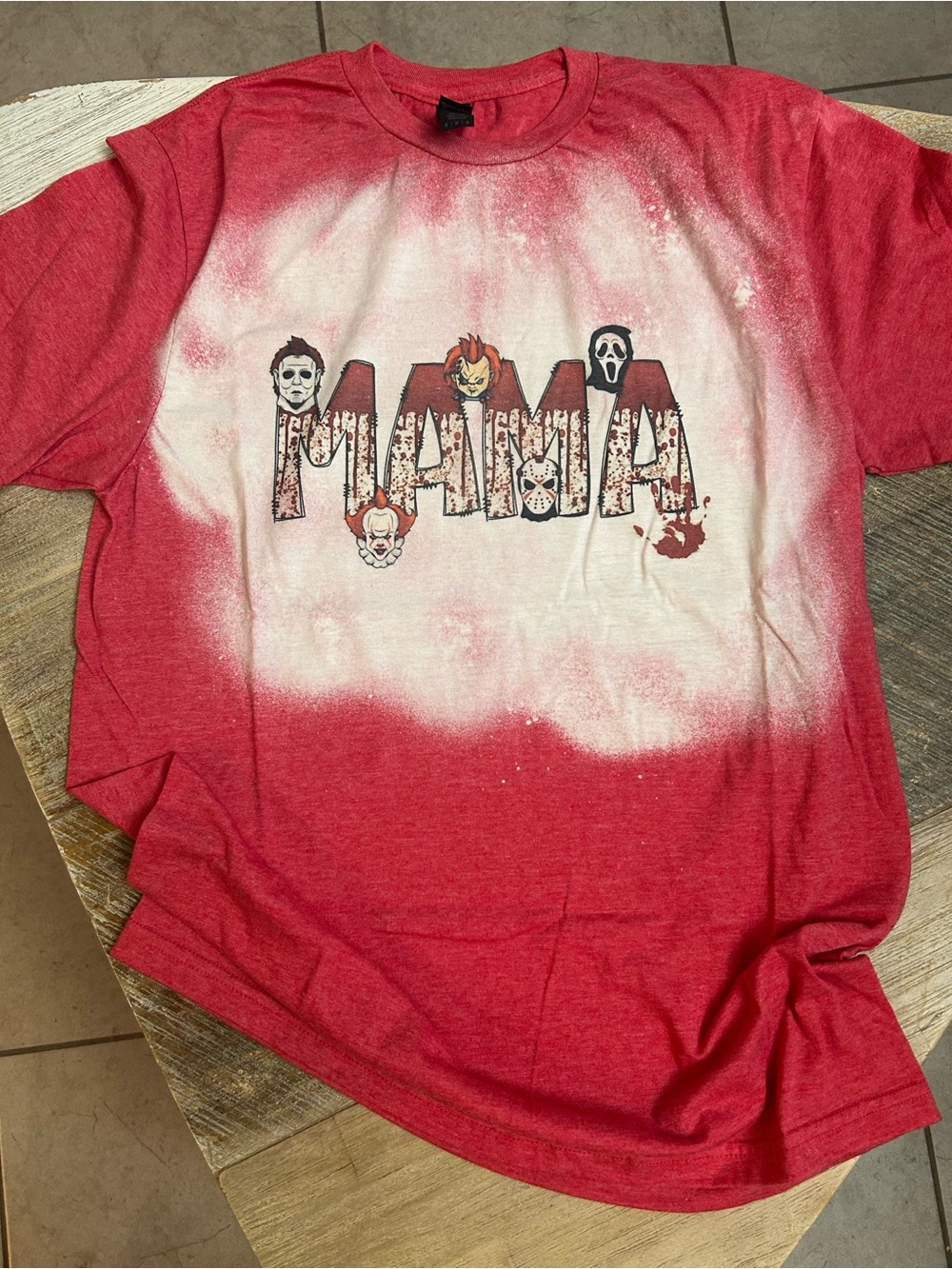 Gildan Red and White 'MAMA' Graphic Tee